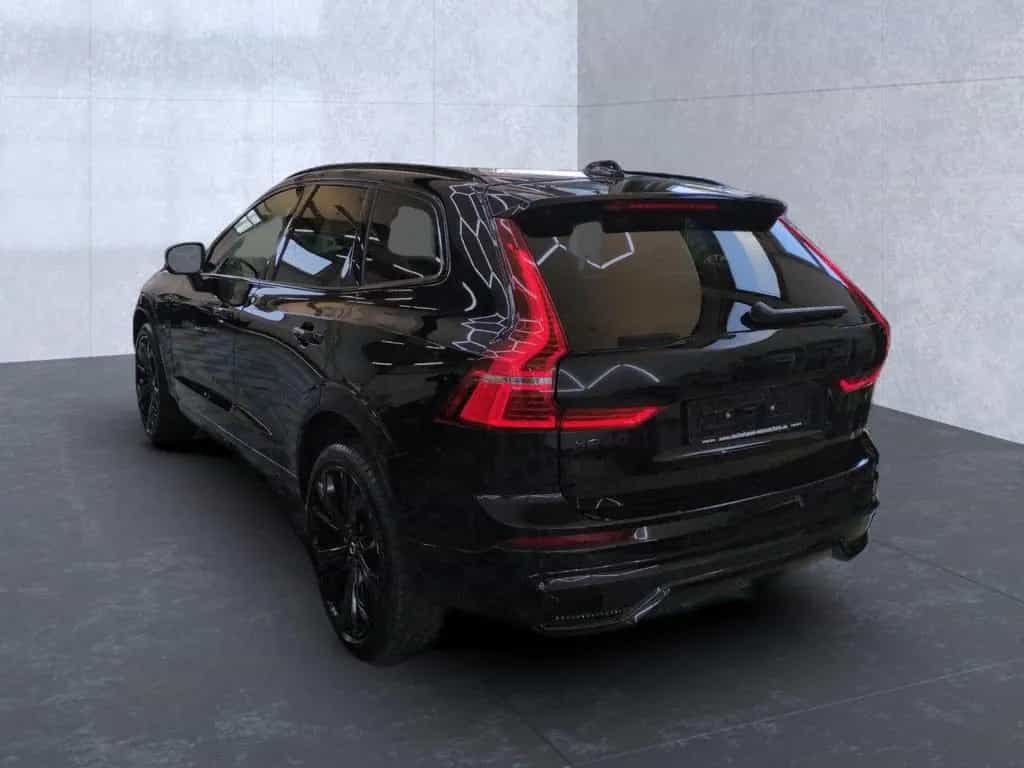Volvo XC 60 Plus Black Edition AWD 02/2024-photo-3