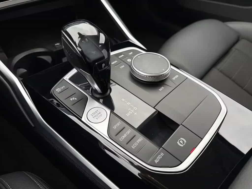 BMW 320 d Touring SportL Kamera DrAs KomZug Sportsitz 03/2021-photo-13
