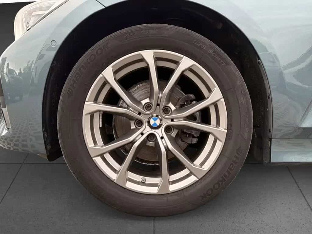BMW 320 d Touring SportL Kamera DrAs KomZug Sportsitz 03/2021-photo-17