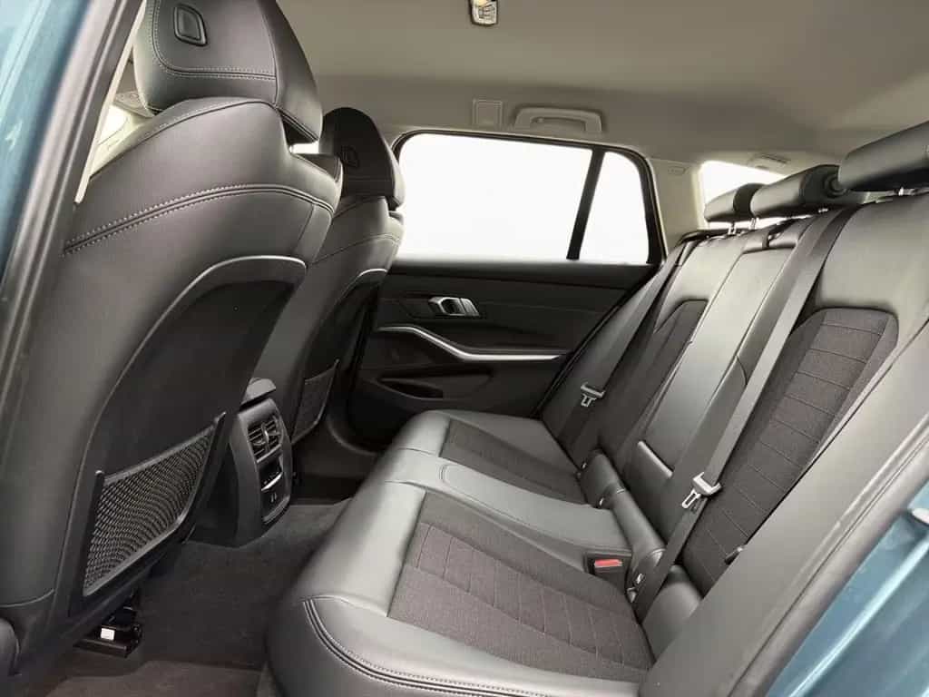 BMW 320 d Touring SportL Kamera DrAs KomZug Sportsitz 03/2021-photo-9