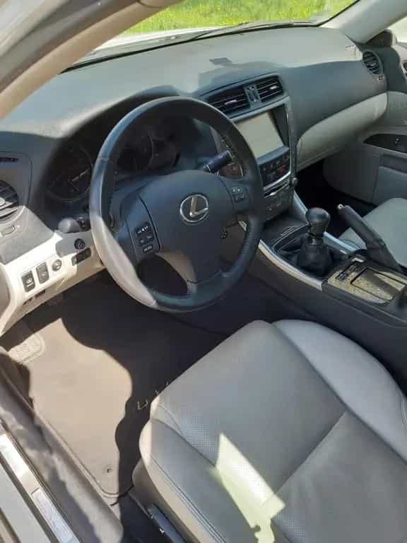 Lexus IS 220 220d - 08/2010-photo-1