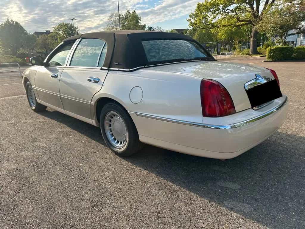 Lincoln Town Car Cartier 4.6 L V8 Leder SHZ Klima TÜV:27 08/1998-photo-4