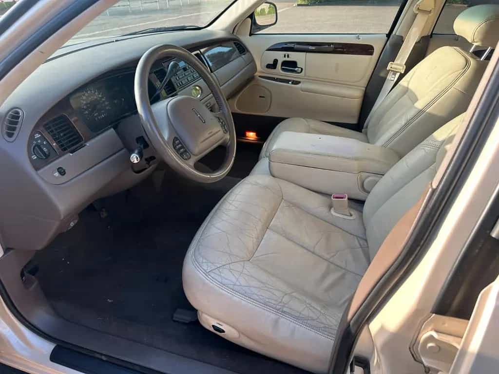 Lincoln Town Car Cartier 4.6 L V8 Leder SHZ Klima TÜV:27 08/1998-photo-5