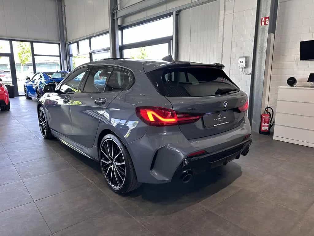 BMW M135 i xDrive *PANO, SCHALE, HUD, LEDER, H&K* 12/2020-photo-10