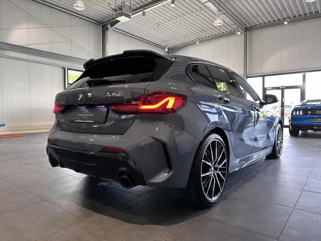 BMW M135 i xDrive *PANO, SCHALE, HUD, LEDER, H&K* 12/2020-photo-15