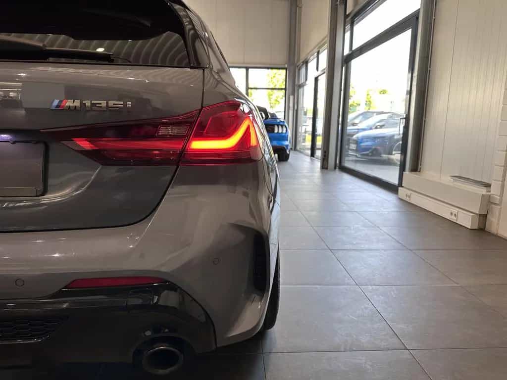 BMW M135 i xDrive *PANO, SCHALE, HUD, LEDER, H&K* 12/2020-photo-20
