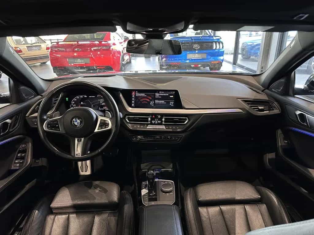 BMW M135 i xDrive *PANO, SCHALE, HUD, LEDER, H&K* 12/2020-photo-25