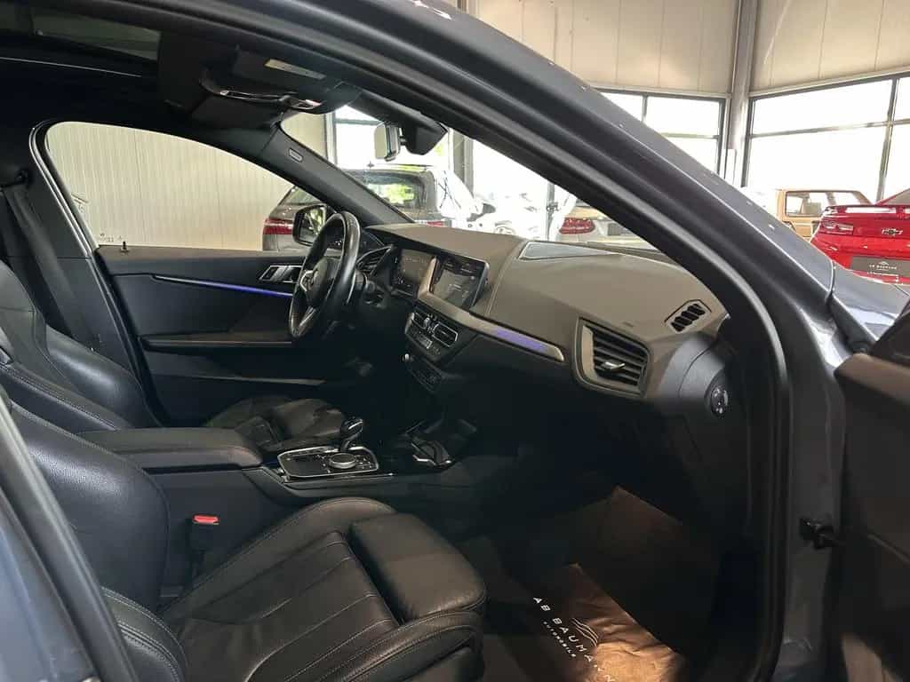 BMW M135 i xDrive *PANO, SCHALE, HUD, LEDER, H&K* 12/2020-photo-27