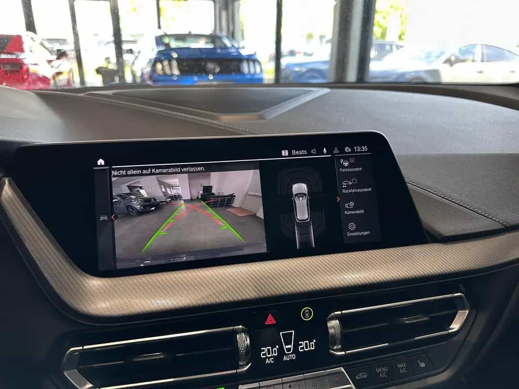 BMW M135 i xDrive *PANO, SCHALE, HUD, LEDER, H&K* 12/2020-photo-34