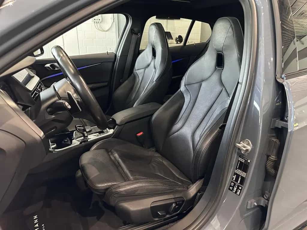 BMW M135 i xDrive *PANO, SCHALE, HUD, LEDER, H&K* 12/2020-photo-4