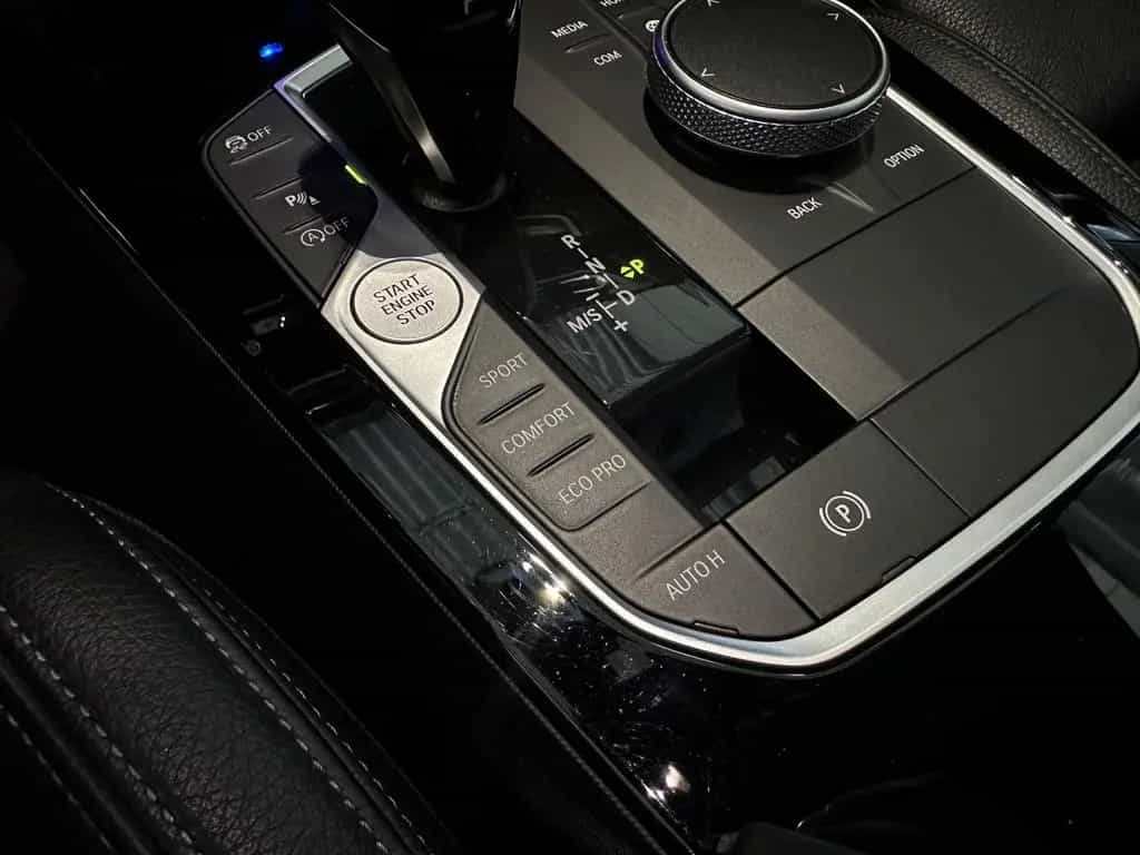 BMW M135 i xDrive *PANO, SCHALE, HUD, LEDER, H&K* 12/2020-photo-40
