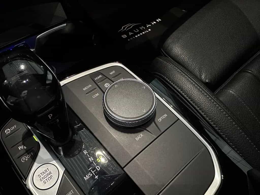 BMW M135 i xDrive *PANO, SCHALE, HUD, LEDER, H&K* 12/2020-photo-41