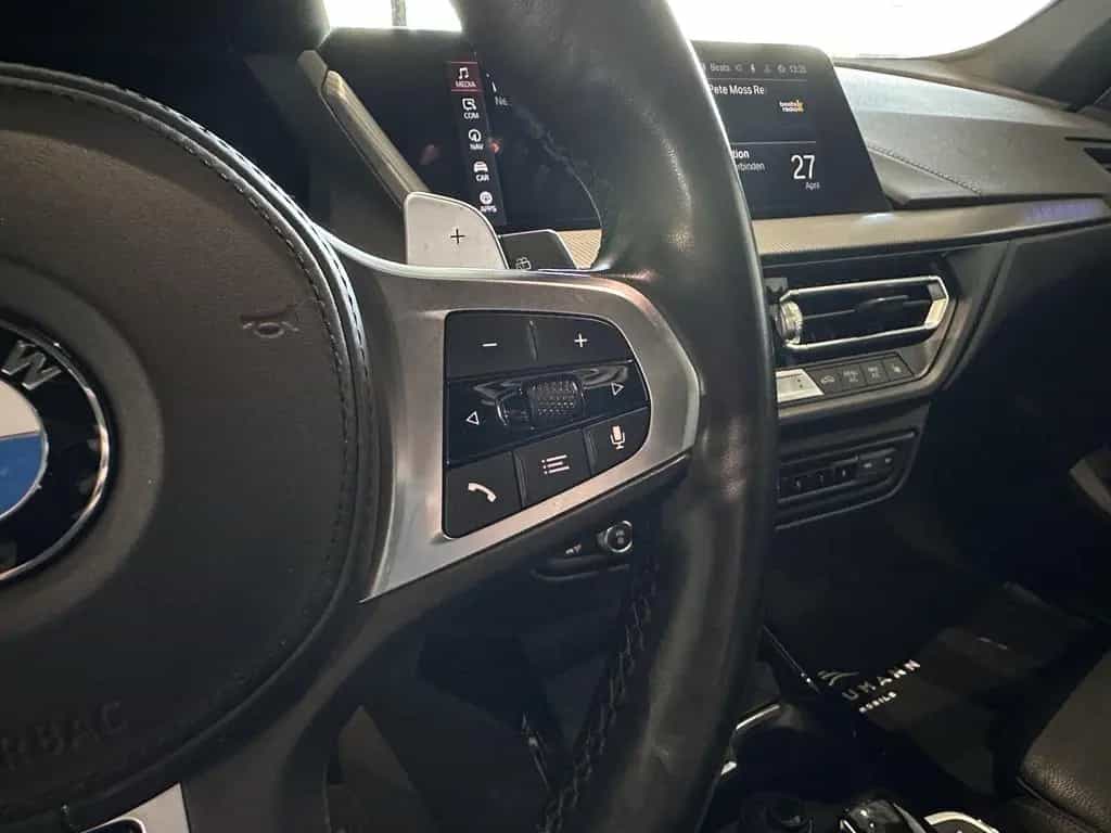 BMW M135 i xDrive *PANO, SCHALE, HUD, LEDER, H&K* 12/2020-photo-44