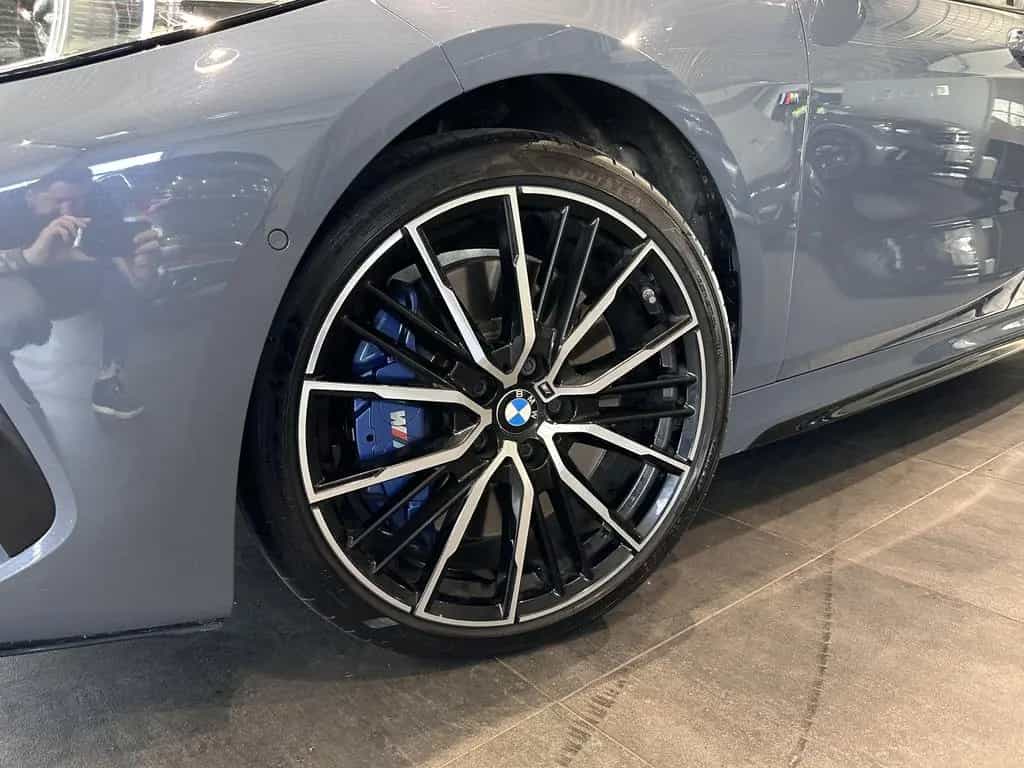 BMW M135 i xDrive *PANO, SCHALE, HUD, LEDER, H&K* 12/2020-photo-6