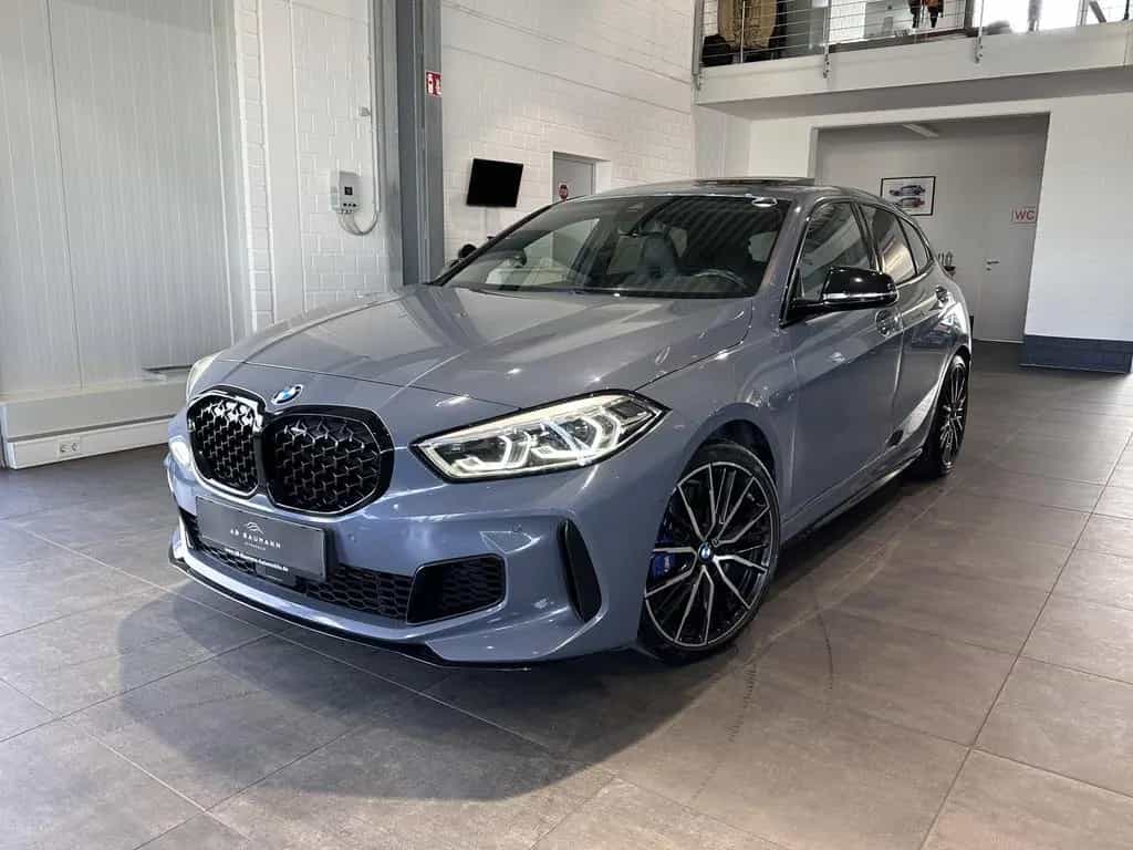 BMW M135 i xDrive *PANO, SCHALE, HUD, LEDER, H&K* 12/2020-photo-7