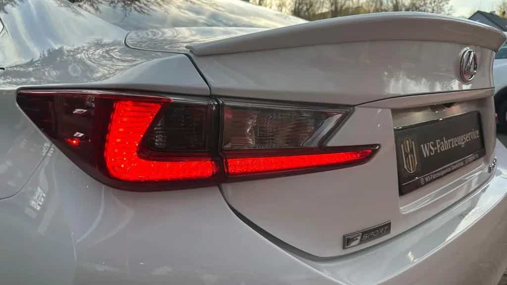 Lexus RC 350 F Sport/Leder/Kamera/R19/PDC/Schiebedach 07/2015-photo-41