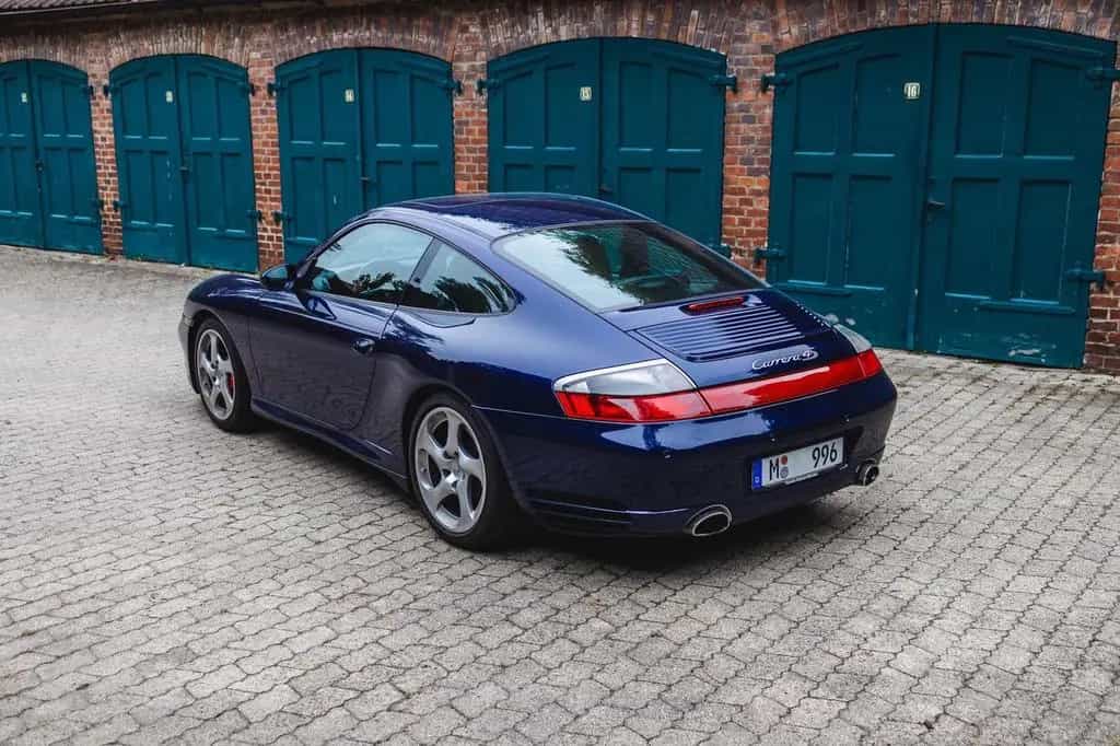 Porsche 996 Carrera 4S / Orig. KM 22.500/ sehr gepflegt! 01/2002-photo-1