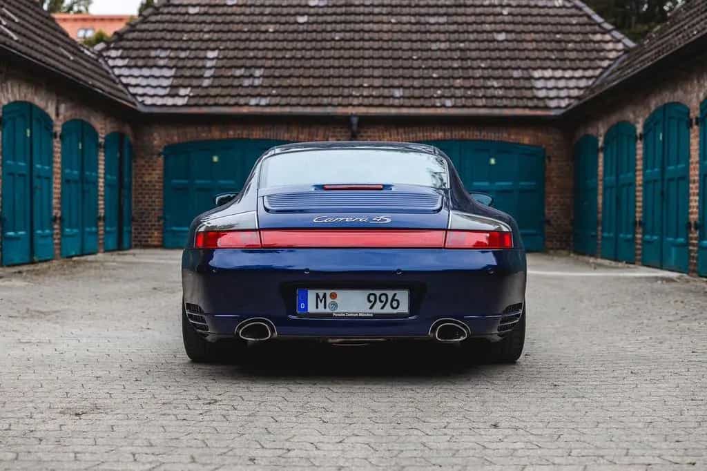 Porsche 996 Carrera 4S / Orig. KM 22.500/ sehr gepflegt! 01/2002-photo-2