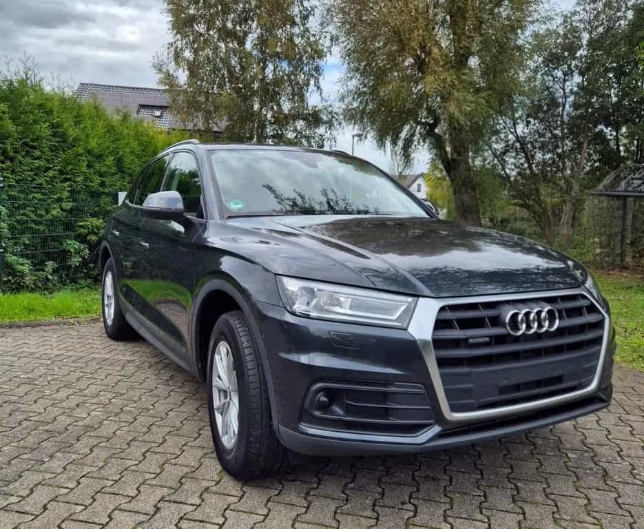 Audi Q5 2.0 TFSI S tronic quattro - Anhängerkupplung 08/2018-photo-1