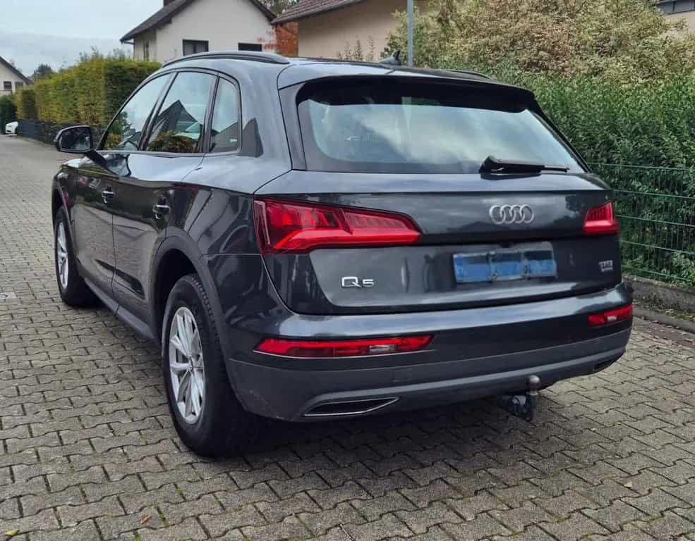 Audi Q5 2.0 TFSI S tronic quattro - Anhängerkupplung 08/2018-photo-4
