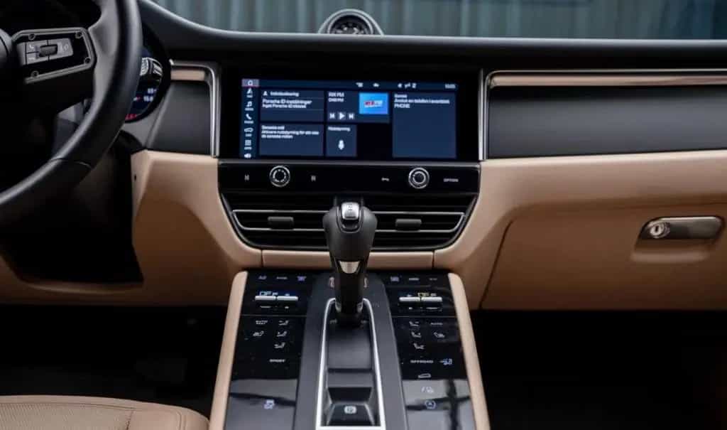 Porsche Macan 11/2022-photo-16