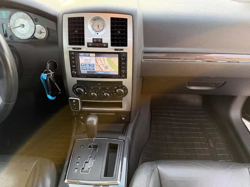 Chrysler 300C Touring 3.0 CRD Automatik SRT Ausstattung 06/2010-photo-13