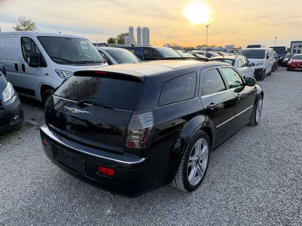 Chrysler 300C Touring 3.0 CRD Automatik SRT Ausstattung 06/2010-photo-3