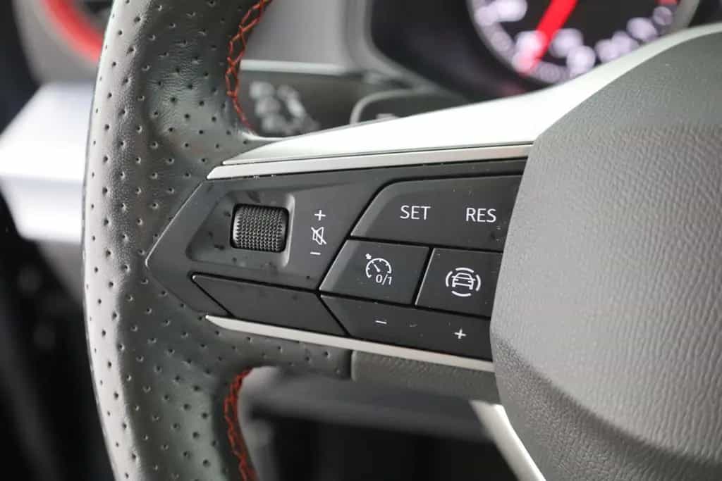 Seat Arona 1.0 TSI DSG FR LED Navi Sitzheizung Kamera 11/2021-photo-14