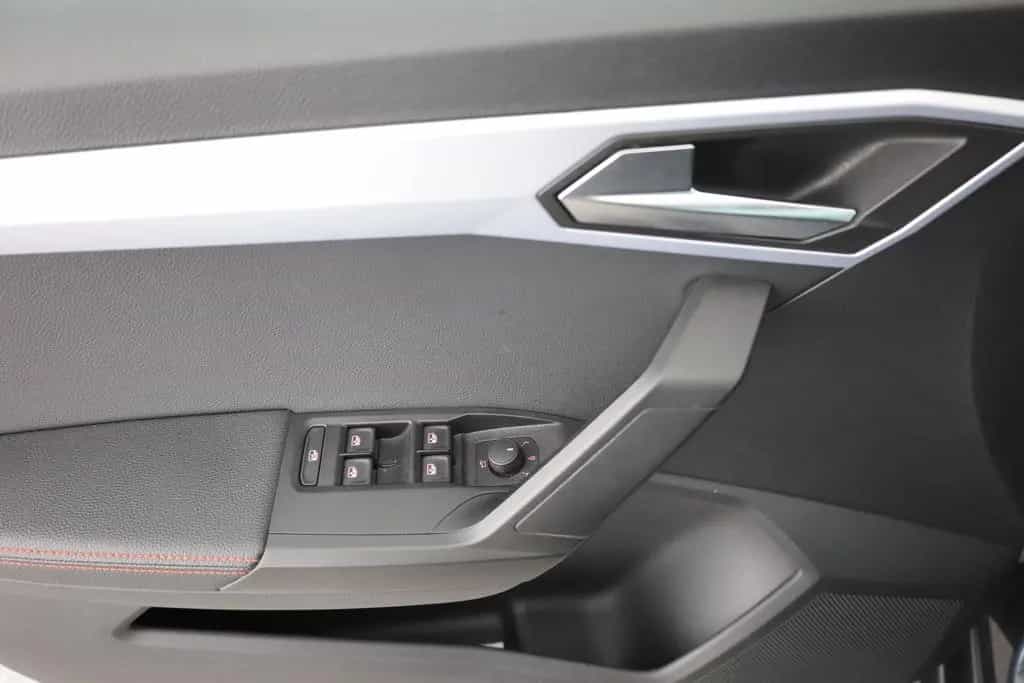 Seat Arona 1.0 TSI DSG FR LED Navi Sitzheizung Kamera 11/2021-photo-20