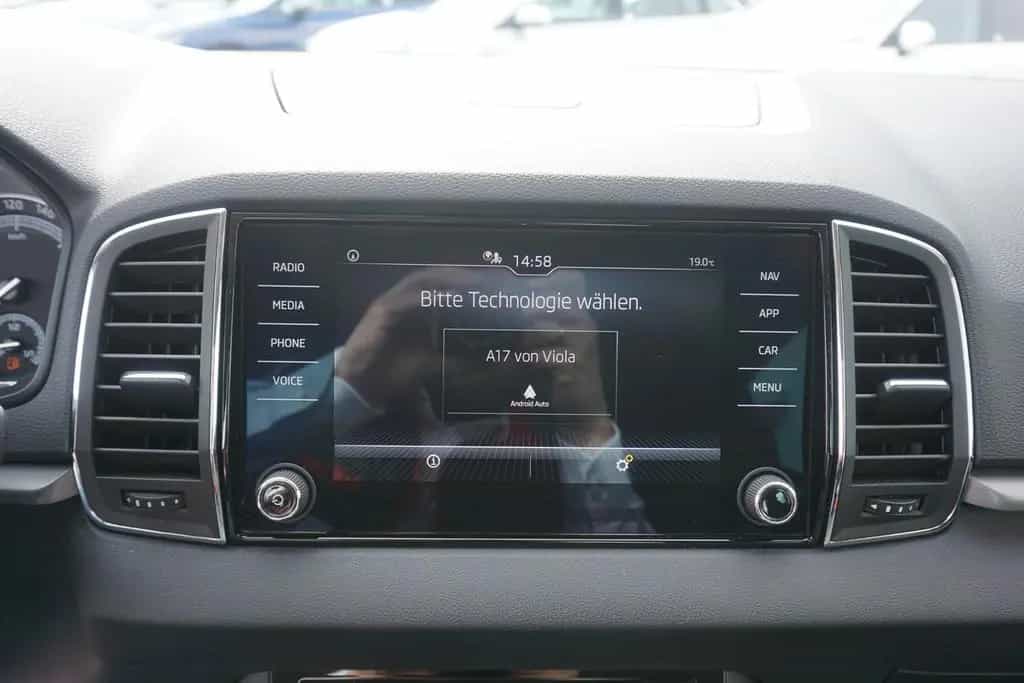 Skoda Karoq 1.5 TSI Drive 125 DSG LED Kamera AHK 04/2021-photo-12