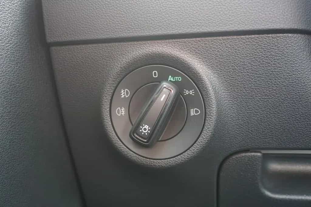 Skoda Karoq 1.5 TSI Drive 125 DSG LED Kamera AHK 04/2021-photo-16