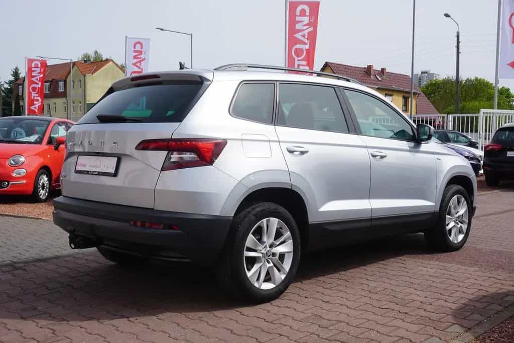 Skoda Karoq 1.5 TSI Drive 125 DSG LED Kamera AHK 04/2021-photo-2
