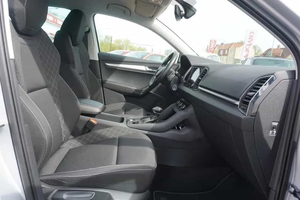 Skoda Karoq 1.5 TSI Drive 125 DSG LED Kamera AHK 04/2021-photo-25