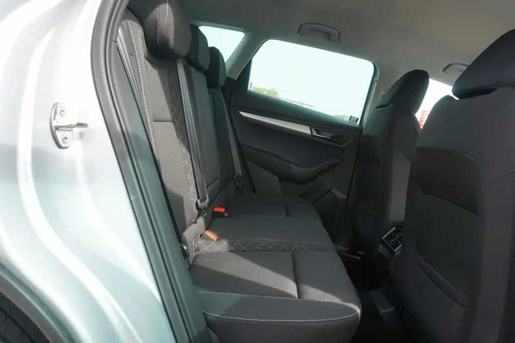 Skoda Karoq 1.5 TSI Drive 125 DSG LED Kamera AHK 04/2021-photo-26