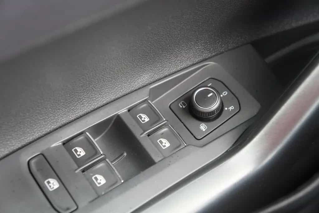 Volkswagen Polo 1.0 TSI Highline LED NAVI AAC SHZ TEMPOMAT 04/2018-photo-27