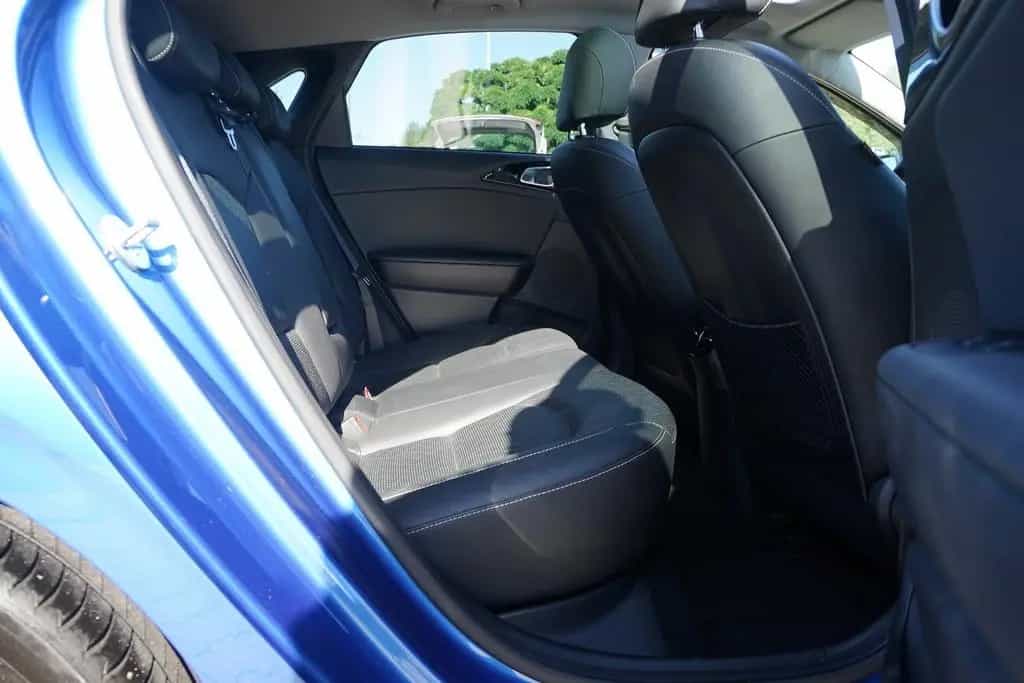 Kia Ceed 1.4 T-GDI Platinum LED Tempomat Navi AHK DA 06/2018-photo-10
