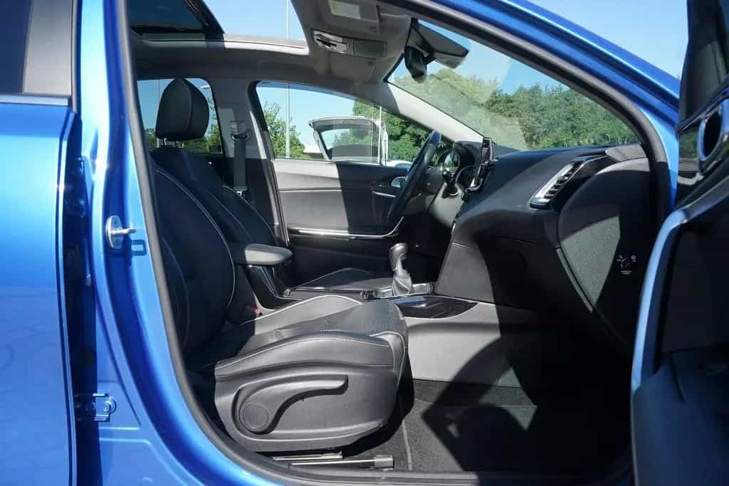 Kia Ceed 1.4 T-GDI Platinum LED Tempomat Navi AHK DA 06/2018-photo-11