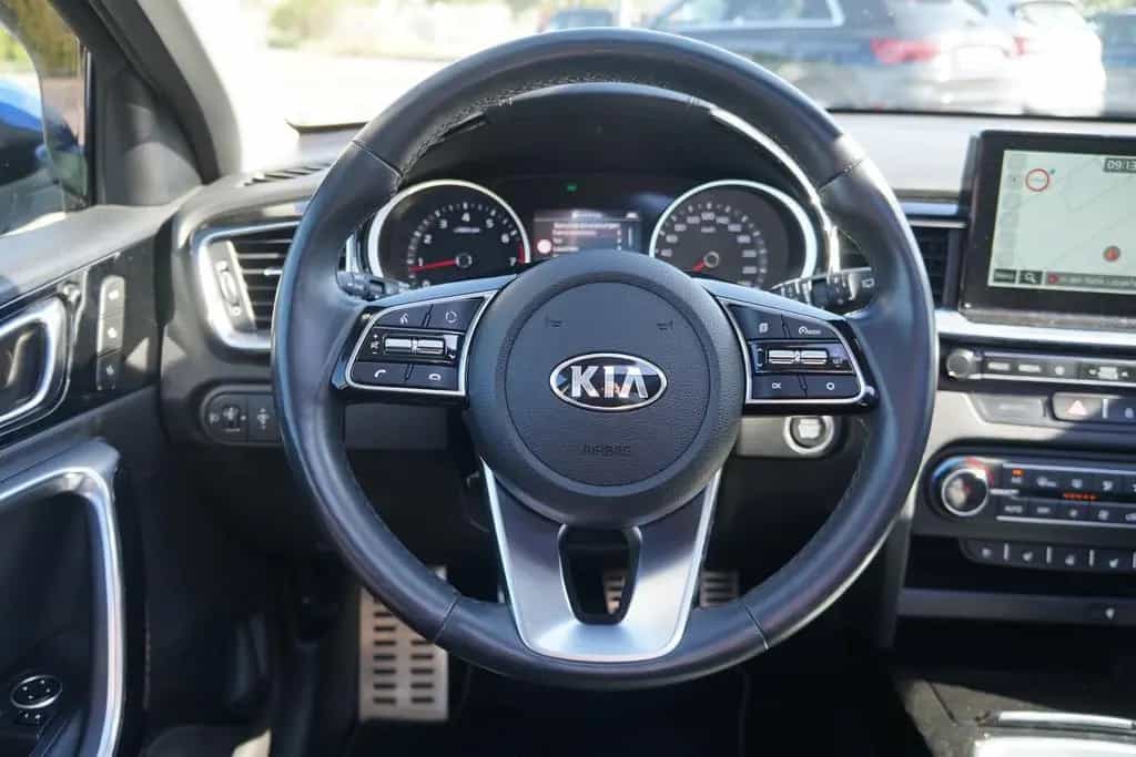 Kia Ceed 1.4 T-GDI Platinum LED Tempomat Navi AHK DA 06/2018-photo-13