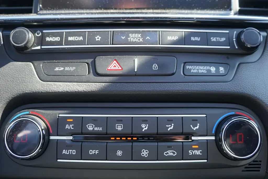 Kia Ceed 1.4 T-GDI Platinum LED Tempomat Navi AHK DA 06/2018-photo-22