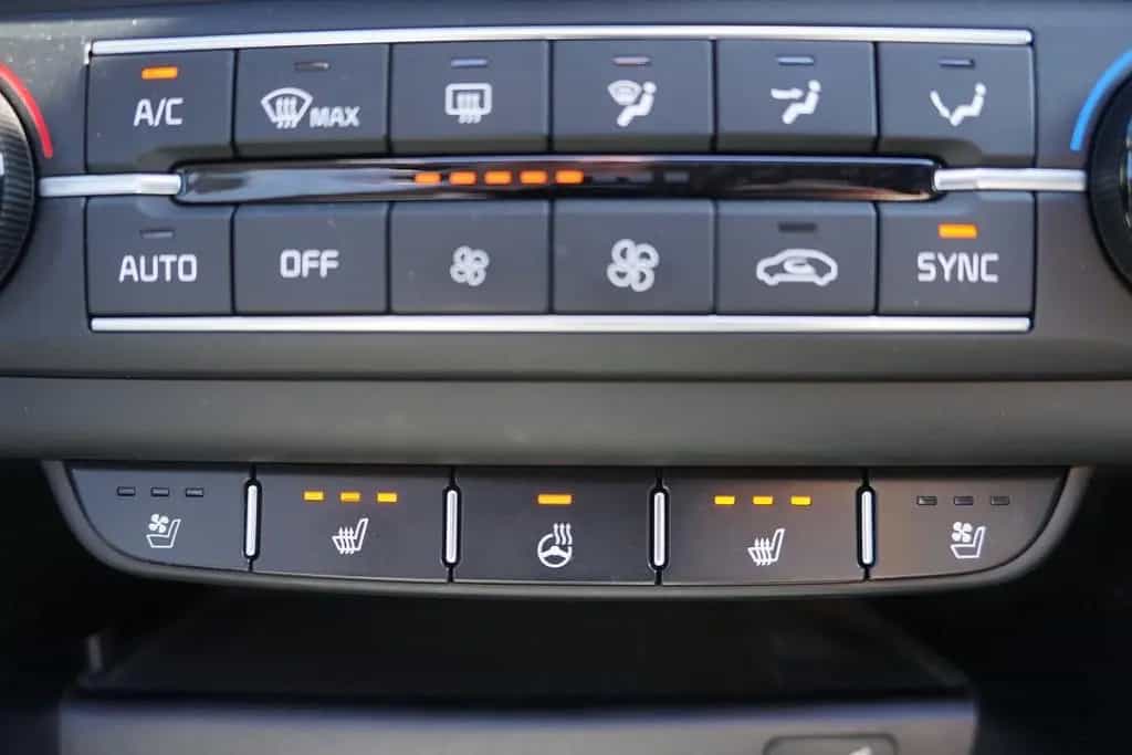 Kia Ceed 1.4 T-GDI Platinum LED Tempomat Navi AHK DA 06/2018-photo-23