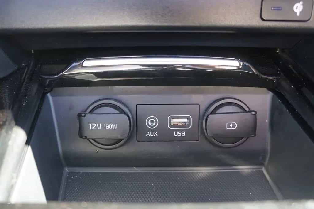 Kia Ceed 1.4 T-GDI Platinum LED Tempomat Navi AHK DA 06/2018-photo-25