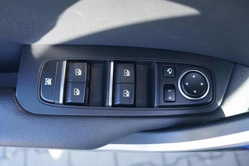 Kia Ceed 1.4 T-GDI Platinum LED Tempomat Navi AHK DA 06/2018-photo-28