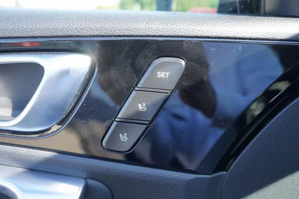 Kia Ceed 1.4 T-GDI Platinum LED Tempomat Navi AHK DA 06/2018-photo-29