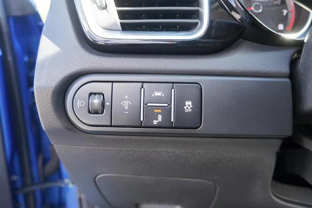 Kia Ceed 1.4 T-GDI Platinum LED Tempomat Navi AHK DA 06/2018-photo-30