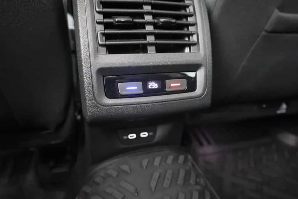 Volkswagen Golf VIII 1.0 United LED Navi Android Apple DAB 03/2021-photo-27