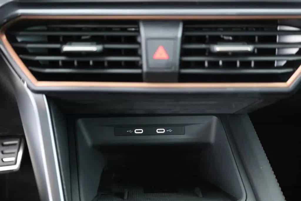 Cupra Leon ST VZ 2.0 TSI 4Drive DSG Matrix ACC AHK Kam 07/2025-photo-11