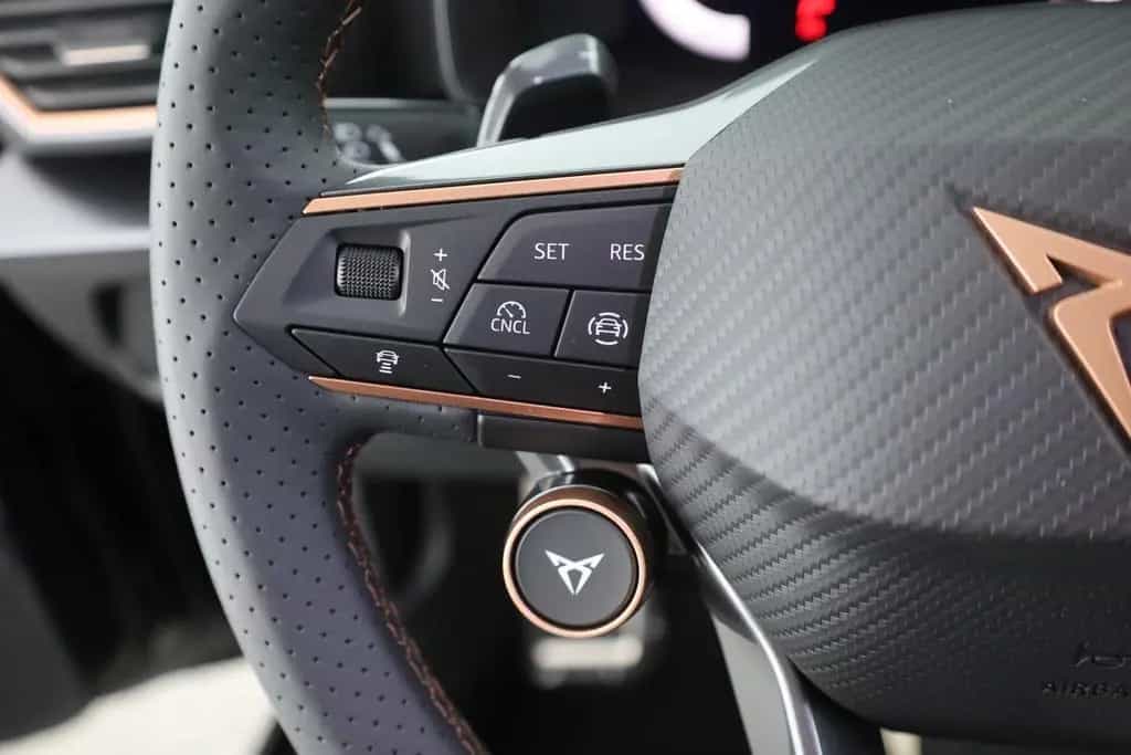 Cupra Leon ST VZ 2.0 TSI 4Drive DSG Matrix ACC AHK Kam 07/2025-photo-14