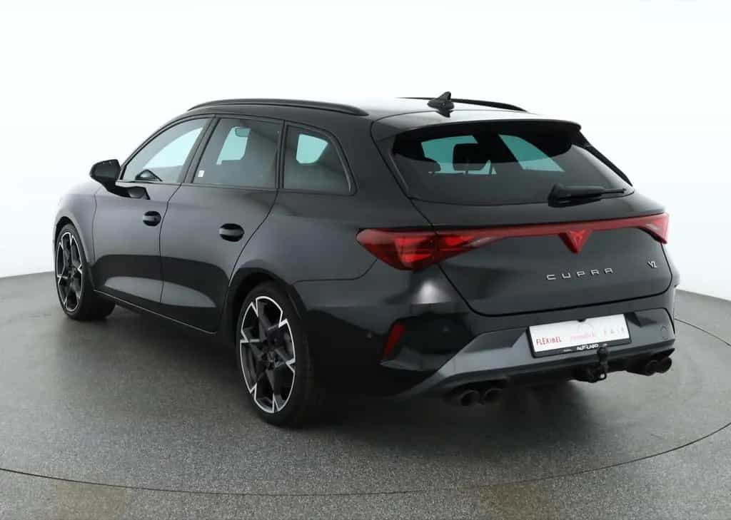 Cupra Leon ST VZ 2.0 TSI 4Drive DSG Matrix ACC AHK Kam 07/2025-photo-2