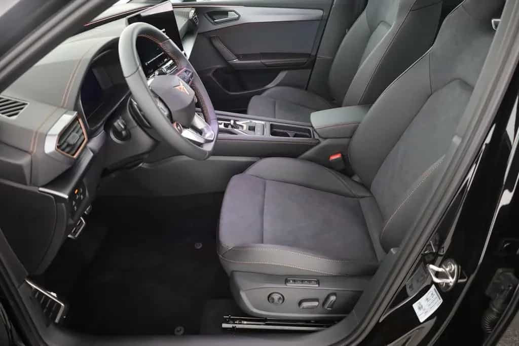 Cupra Leon ST VZ 2.0 TSI 4Drive DSG Matrix ACC AHK Kam 07/2025-photo-21