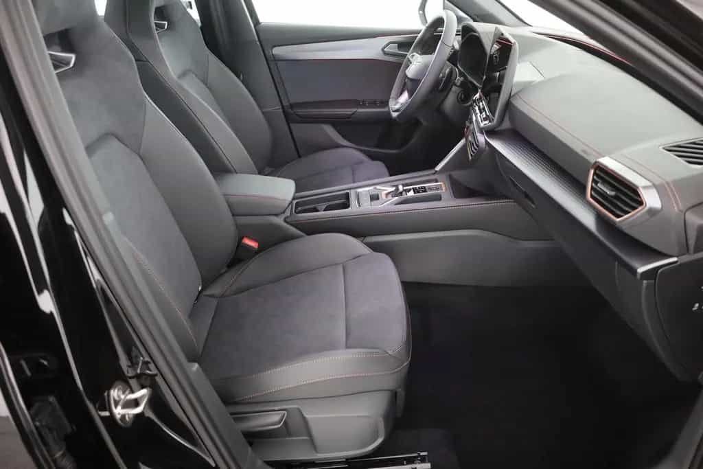 Cupra Leon ST VZ 2.0 TSI 4Drive DSG Matrix ACC AHK Kam 07/2025-photo-22